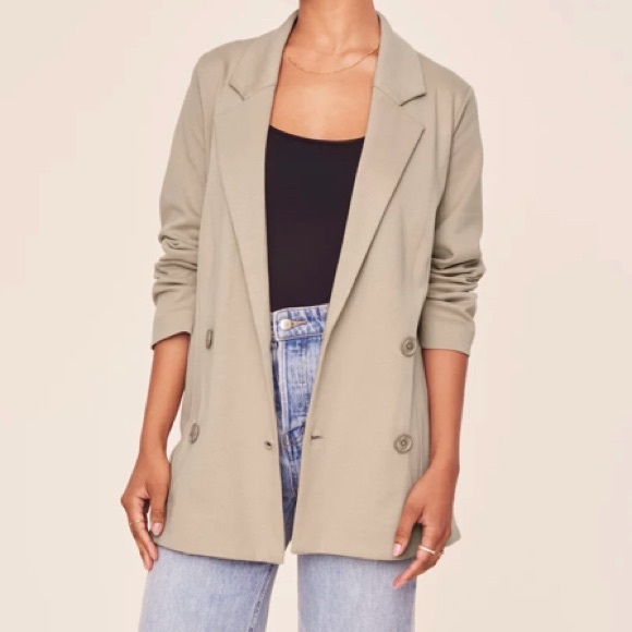 Adore Me Oversized Blazer Beige Color Size Medium Brand New. - Picture 2 of 7